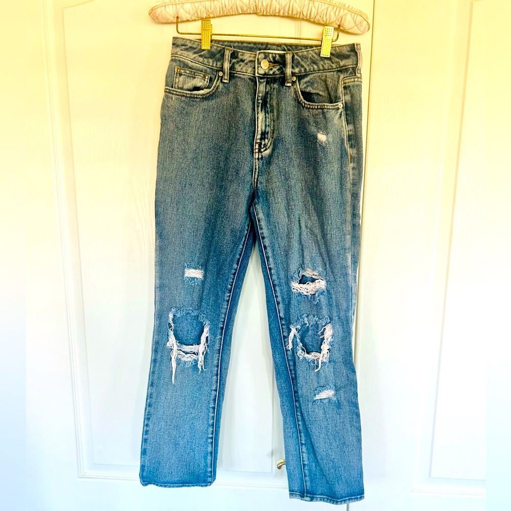 PacSun Mom jeans. Ripped medium color. Size 25